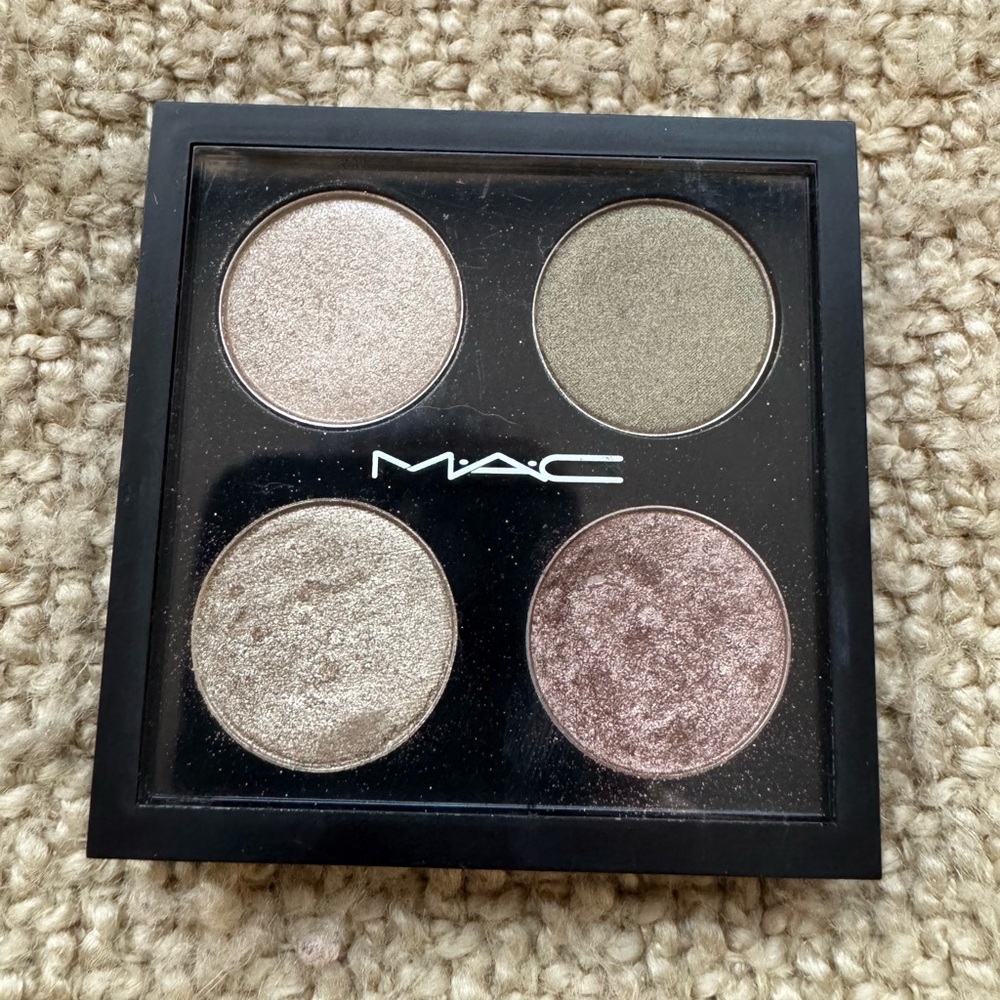 [MAC Cosmetics] Eyeshadow Quad Pallet